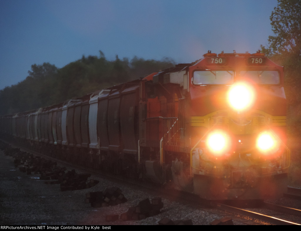 BNSF 750 on G108